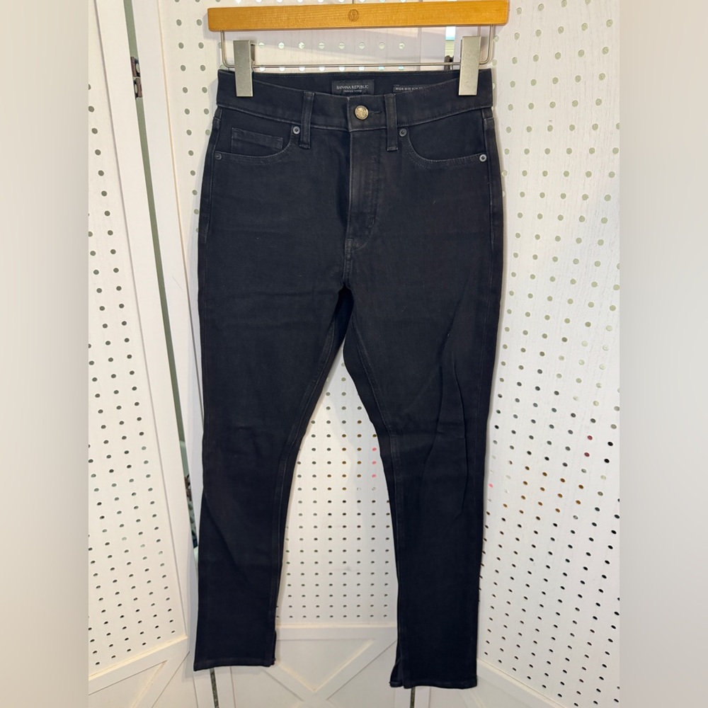 Banana Republic High-Rise Slim Stiletto Jeans – Black – Size 25P 🐿️